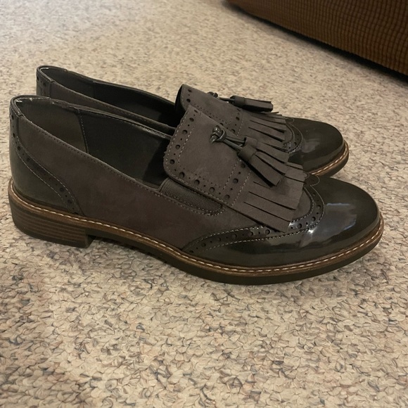 Brand New (no tags) Dark Grey Womens Loafers - Picture 2 of 4